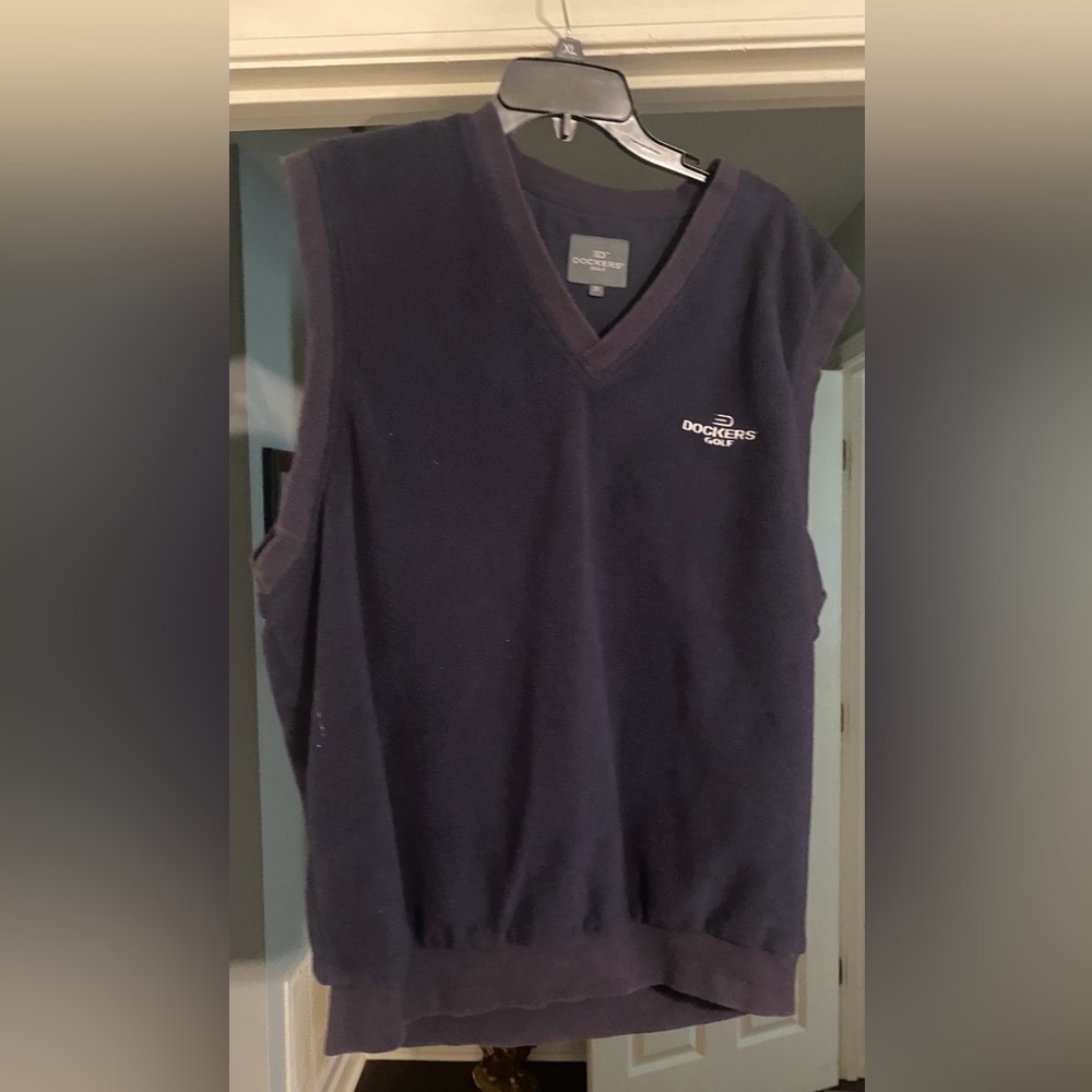 Mens Golf pullover vest.